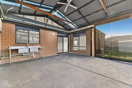 21 Wild Cherry Avenue, Pakenham VIC 3810 - House For Rent | Domain - Photo 4