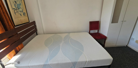 1 bedroom in a flat share to rent - Photo 2