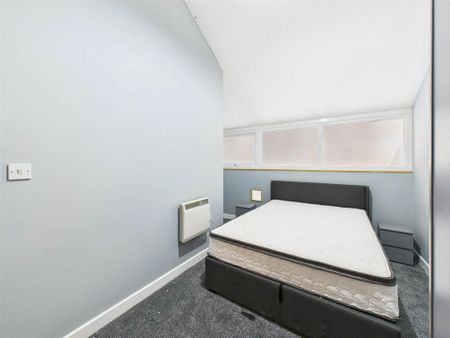 3 bedroom apartment to rent - Photo 4