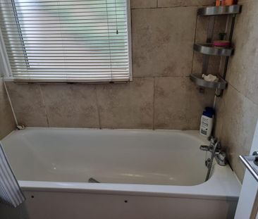 1 bedroom in a house share to rent - Photo 6