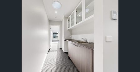 5-BEDROOM HOME IN PRIME LOCATION - Photo 5