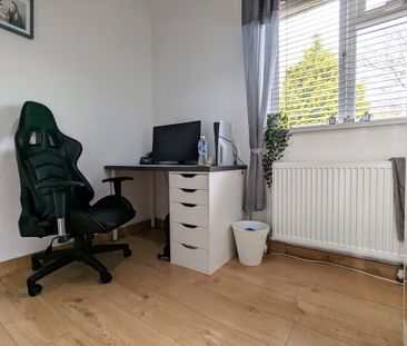 Pendre Crescent, Pontyclun, Llanharan - Photo 3