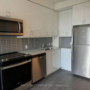 Yonge & Sheppard Bright +Spacious 1Bdrm +Den Open Concept Living Room - Photo 2