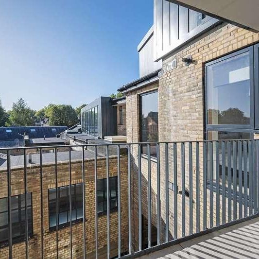 Mile End Road, Tower Hamlets, E1 - Photo 1