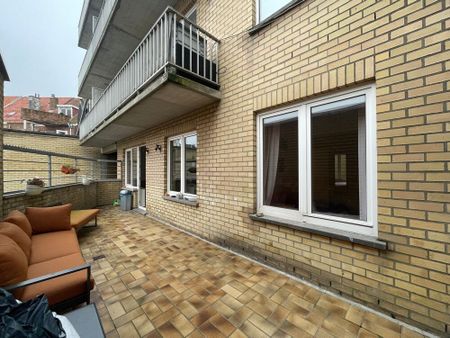 3 Slaapkamer gelijkvloers appartement te huur te Leffingestraat Oostende! - Photo 2