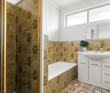 32 Club Avenue, Kingsbury VIC 3083 - House For Rent | Domain - Photo 6