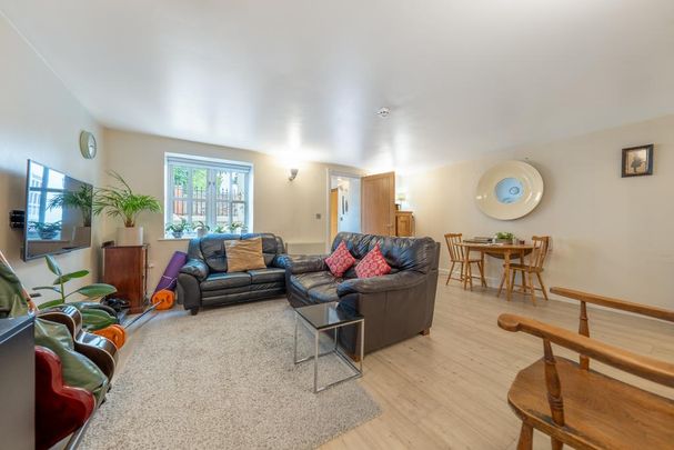 2 bedroom apartment to rent - Photo 1