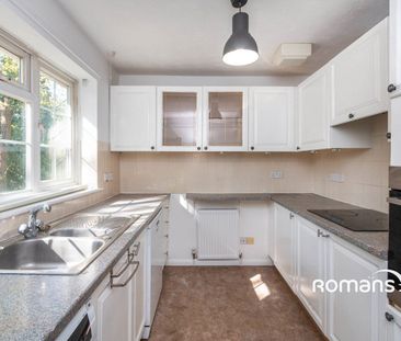 Heatherley Road, Camberley, GU15 - Photo 2