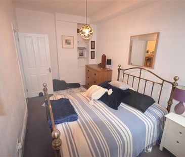 West Parade - Photo 3