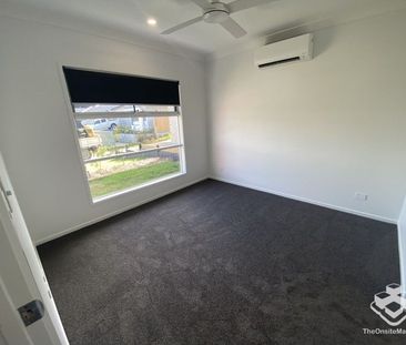 Modern Family Home - Photo 3