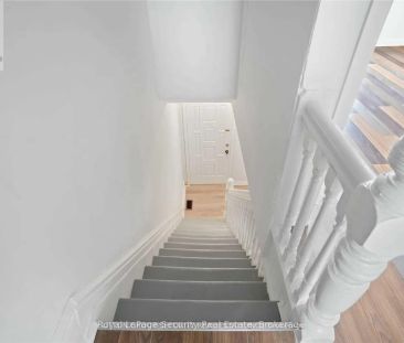 289 BLACKTHORN AVENUE - Photo 4