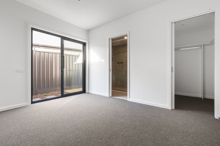 11 Fulton Avenue, Mornington VIC 3931 - House For Rent | Domain - Photo 2