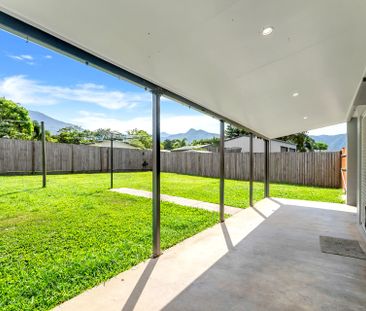 BEAUTIFUL FAMILY HOME WITH MODERN COMFORTS - Photo 6