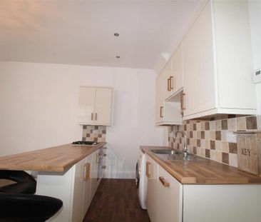 3 bedroom terraced house to rent - Photo 6