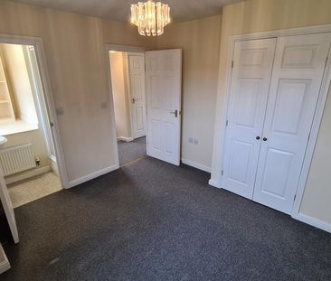 3 bedroom semi-detached house to rent - Photo 4