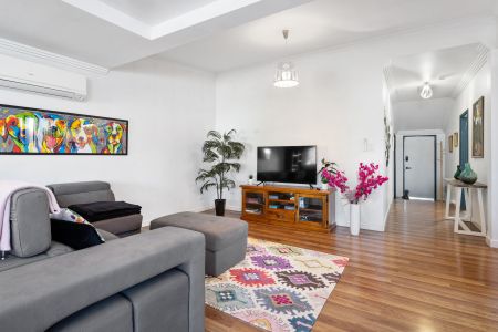 Introducing this charming, renovated three-bedroom, one-bathroom character home, now available for lease! - Photo 3