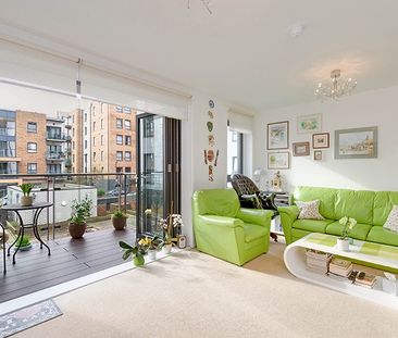 2 Bed Flat, Chaplin House, W3 - Photo 2