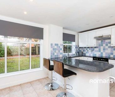 Coniston Close, Farnborough, GU14 - Photo 4