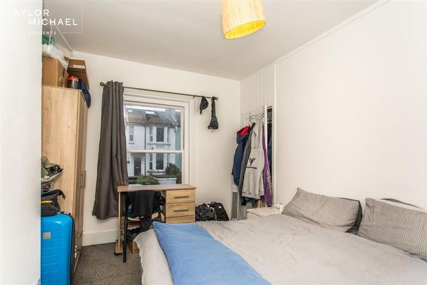 4 bedroom terraced house to rent - Photo 1