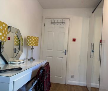 Room in a Shared House, Spindlewood Close, SO16 - Photo 2