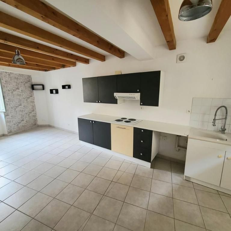 PIERRELATTE, CENTRE VILLE, A LOUER, F4 EN DUPLEX - Photo 1