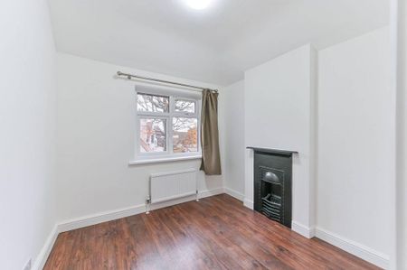 5 bedroom detached house to rent - Photo 3