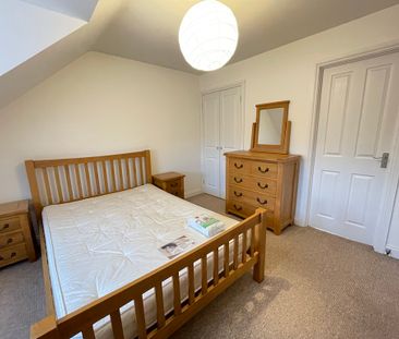 3 bedroom Semi-Detached House to let - Photo 6