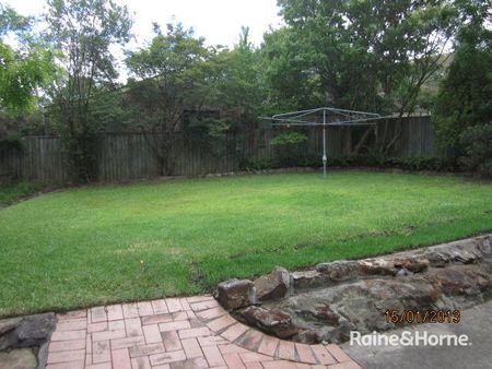 Spacious Living in Castle Hill - Photo 2