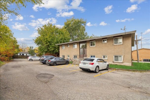 For Lease - 2350 Queensway Drive Unit# 1, Burlington, Ontario - Photo 1