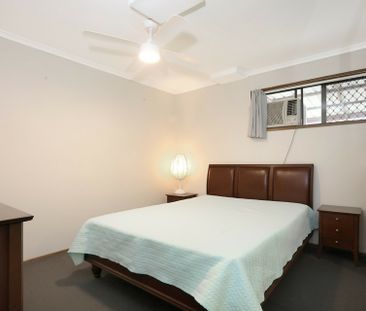 FURNISHED ONE BEDROOM IN ASHMORE INCLUDING INTERNET & FOXTEL - Photo 3