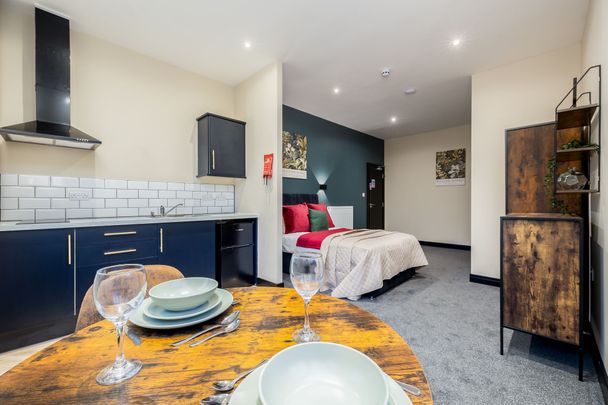 Crown House, Nuneaton, CV11 4BX - Photo 1