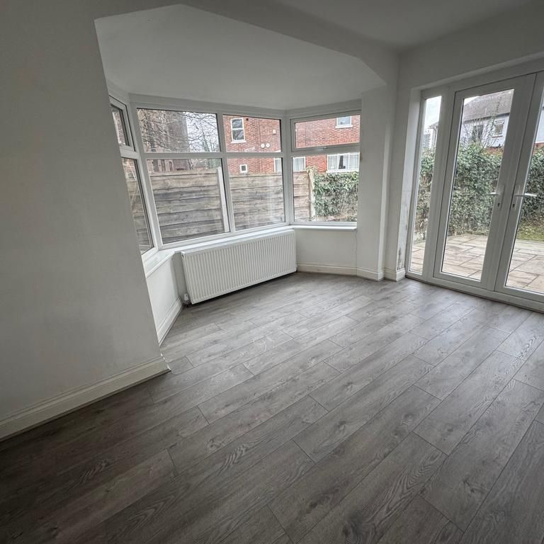 1 bedroom in a house share to rent - Photo 1