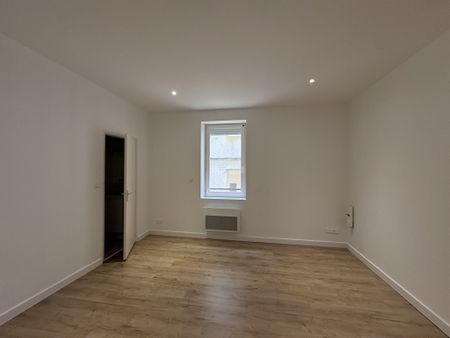 Location Appartement 2 pièces 46m² CASTELNAUDARY 11400 - Photo 3
