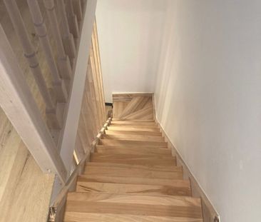 Gerenoveerde woning met 4 slaapkamers en terras - Photo 2