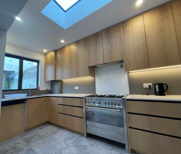 Room in a Shared House, Shrewsbury Road, E7 - Photo 3
