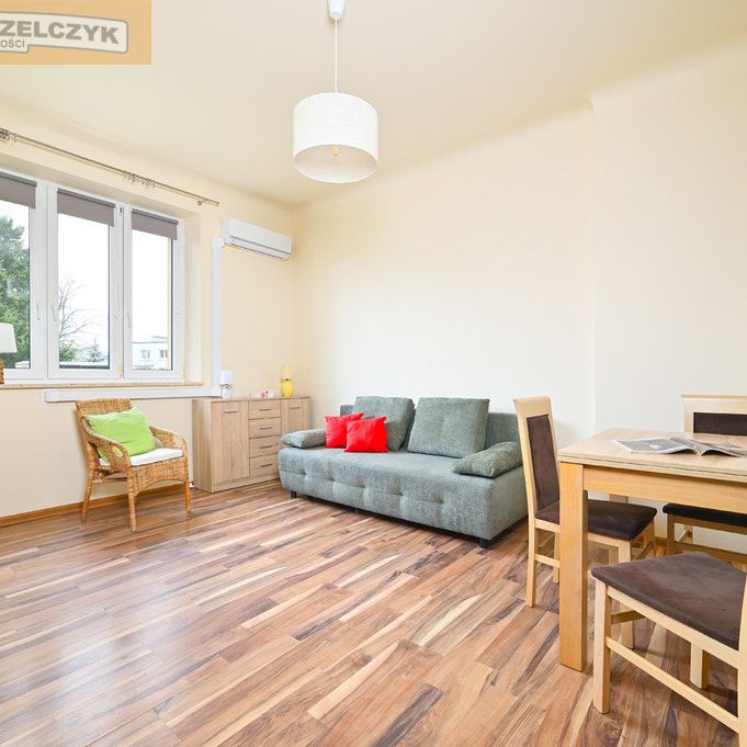 Pokój z aneksem kuchennym w kamienicy po termomodernizacji blisko PKP Włochy - Фото 1