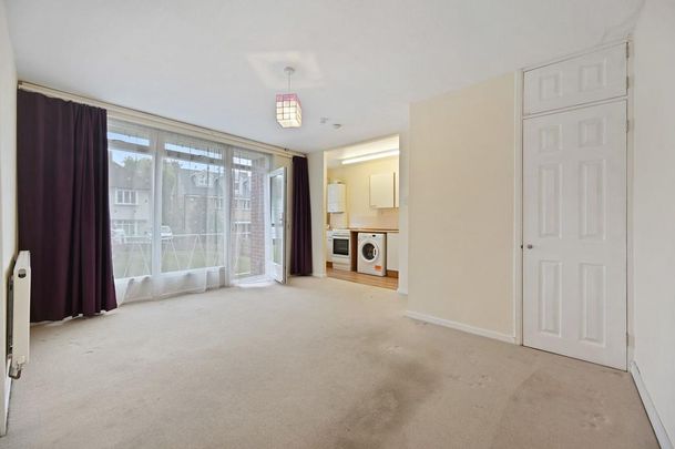 Studio to rent - Photo 1
