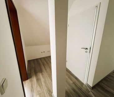 Charmante 2-Zimmer-DG-Wohnung - ideal für kleine Familie - Photo 1