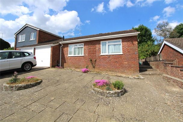 2 bedroom bungalow to rent - Photo 1