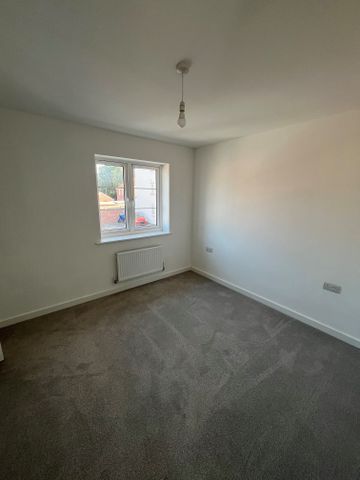 Hawkfinch Drive, Yeovil, Houndstone - Photo 5