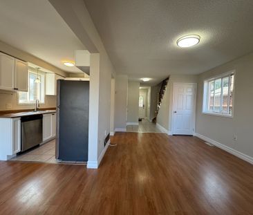 For Lease - 120 Nathan Crescent, Barrie, Ontario - Photo 2