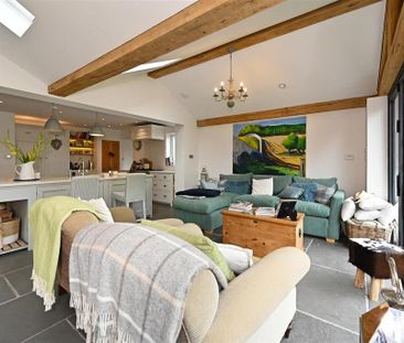 4 bedroom detached house to rent - Photo 1