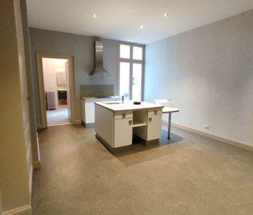 T2 DE 54 m² EN CENTRE VILLE - Photo 3