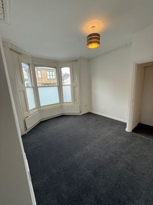 1 Bed Flat, Percy Road, N12 - Photo 1