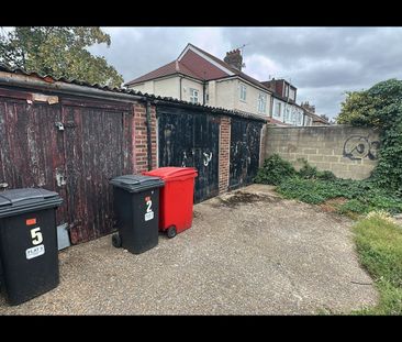 1 Bed Maisonette, Hamilton Avenue, IG6 - Photo 3