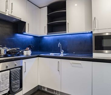 2 Bedroom Apartment, Westferry Circus, Canary Wharf, London - Photo 4