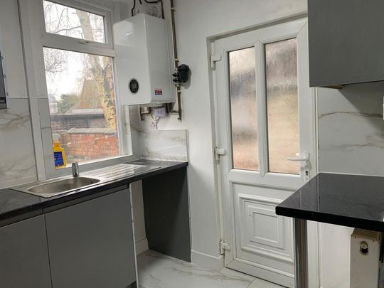 2 bedroom terraced house to rent - Photo 1