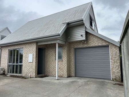 519b Cashel St - 2 Bedroom Townhouse Close to City - Photo 5