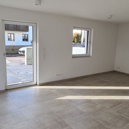 Komfortable und Lichtdurchflutete 3 Zimmerwohnung mit kleinem Garten zum Einzie ... - Photo 1