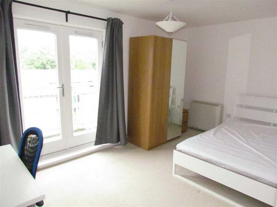 3 bedroom apartment to rent - Photo 1